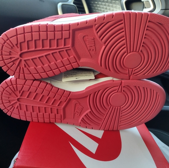 Nike Dunk Low " Valentines Day " Wmns - 11 - Picture 9 of 13
